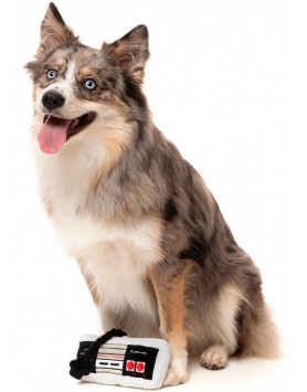 kiwipet-brinquedo-fuzzyard-cao-peluche-dogtendo-controller-detalhe